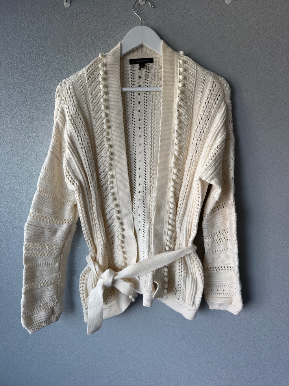 Banana Republic cream puff ball knit sweater Women’s sz L